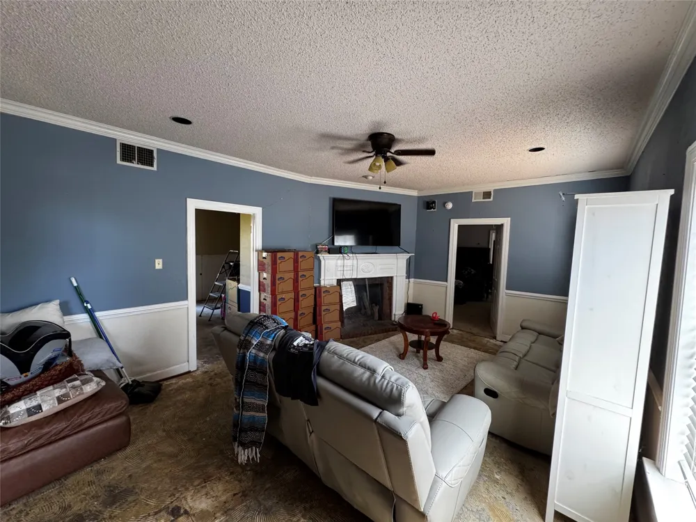 363 town east Sunnyvale, TX 75182