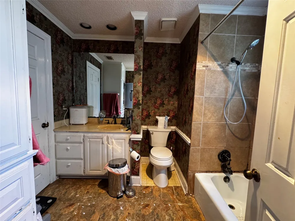 363 town east Sunnyvale, TX 75182