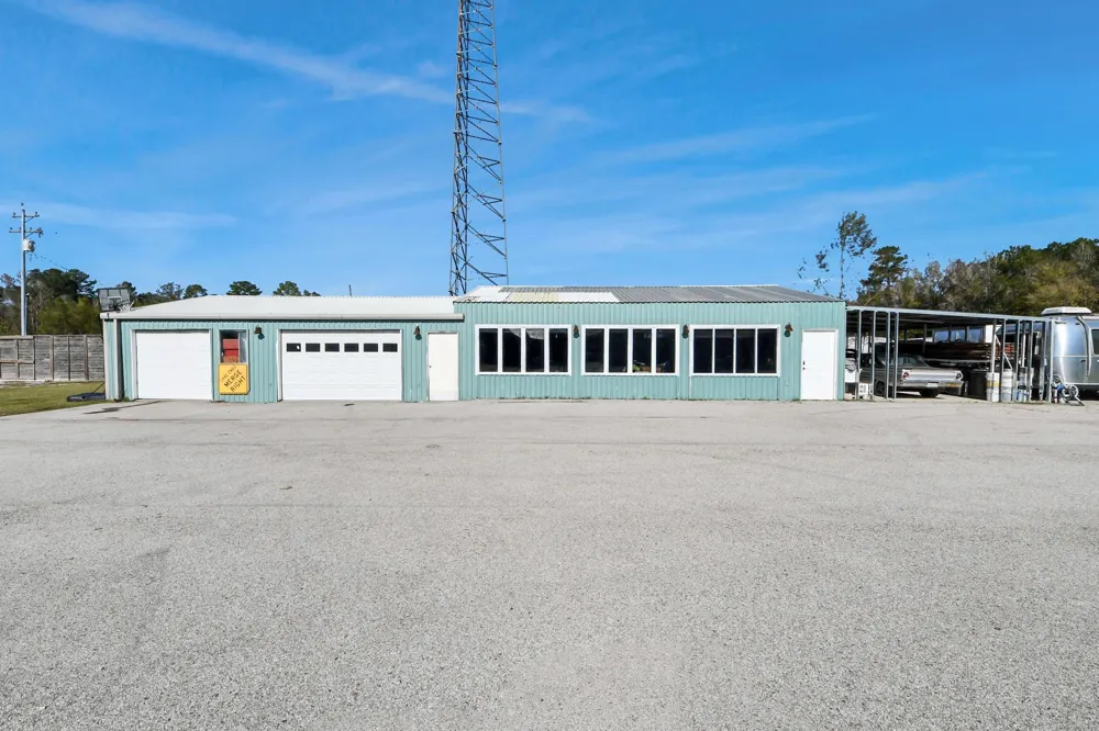 17188 Highway 321 Highway Dayton, TX 77535