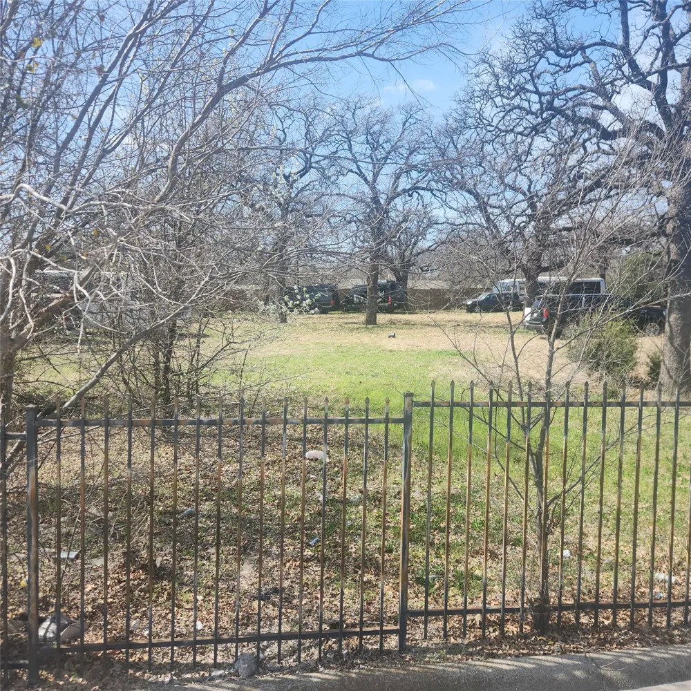 725 Walton Walker Boulevard Irving, TX 75061