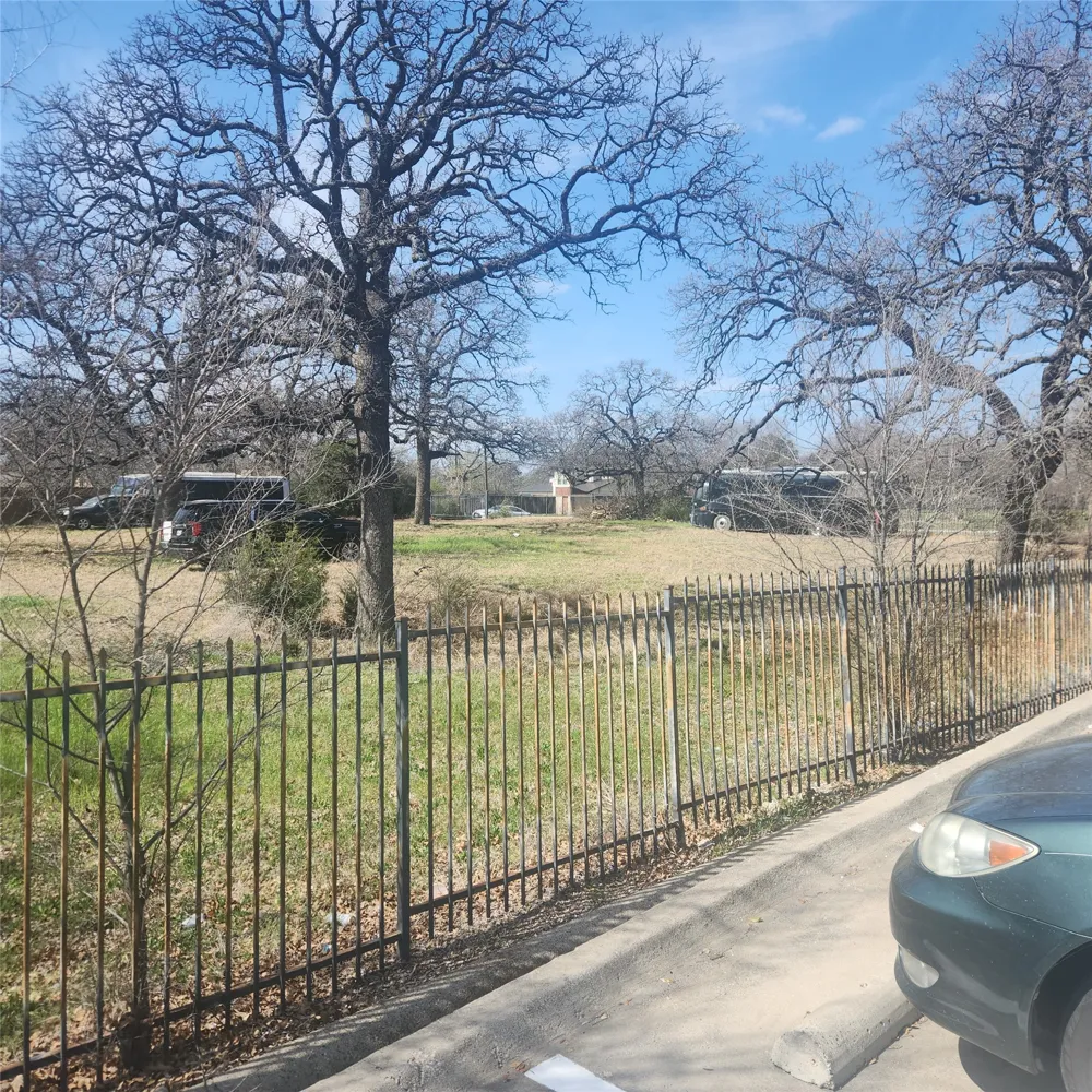 725 Walton Walker Boulevard Irving, TX 75061