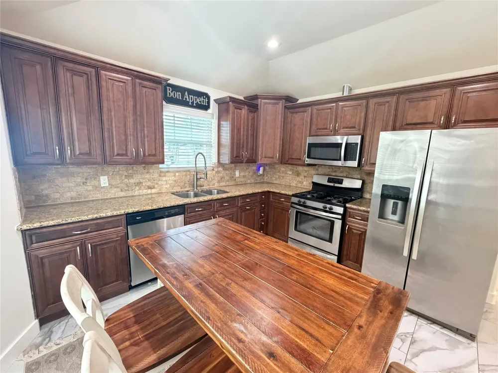 1427 Kappa Street Pasadena, TX 77504