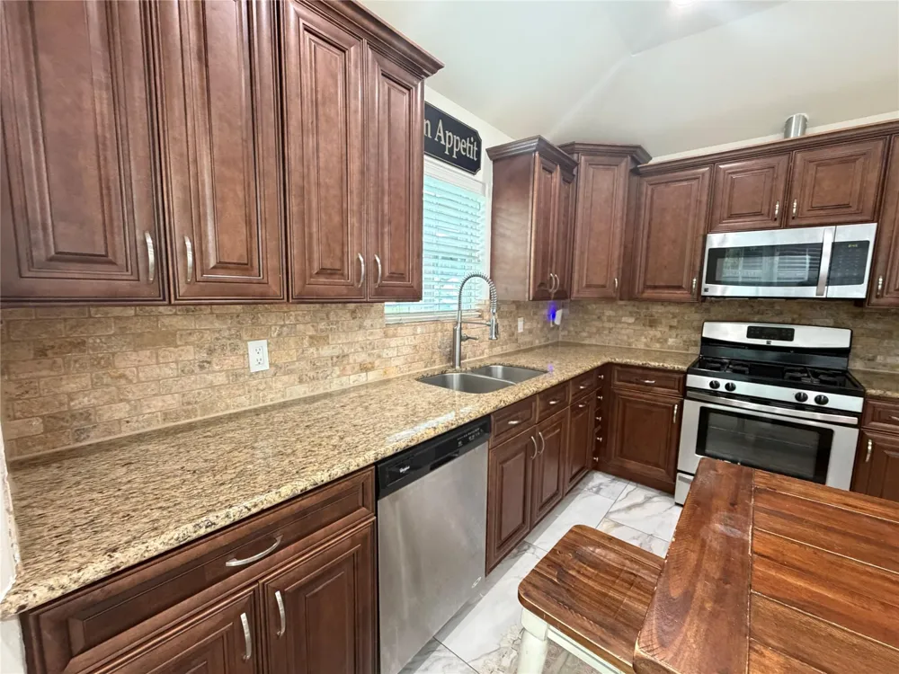 1427 Kappa Street Pasadena, TX 77504