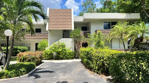 4017 CYPRESS DRIVE #101