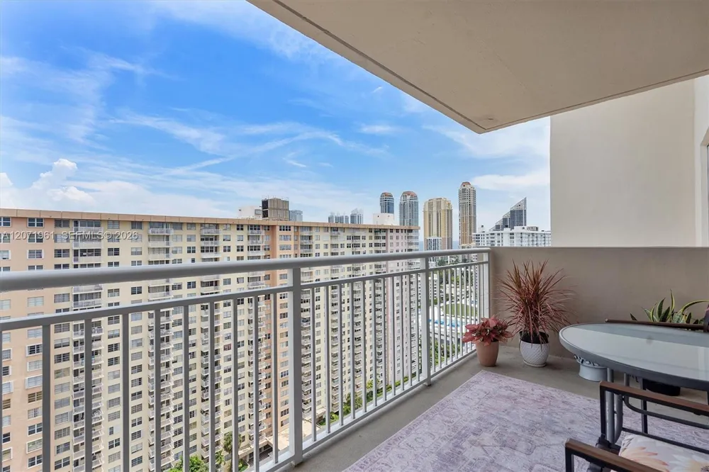250 174th St #2211 Sunny Isles Beach, FL 33160