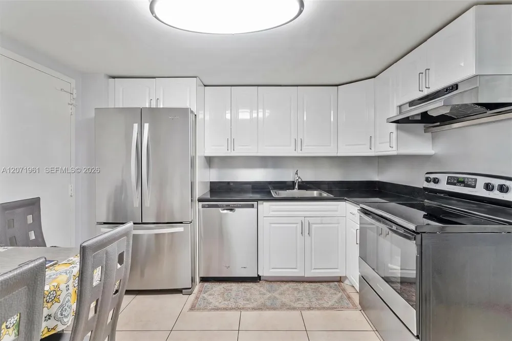 250 174th St #2211 Sunny Isles Beach, FL 33160