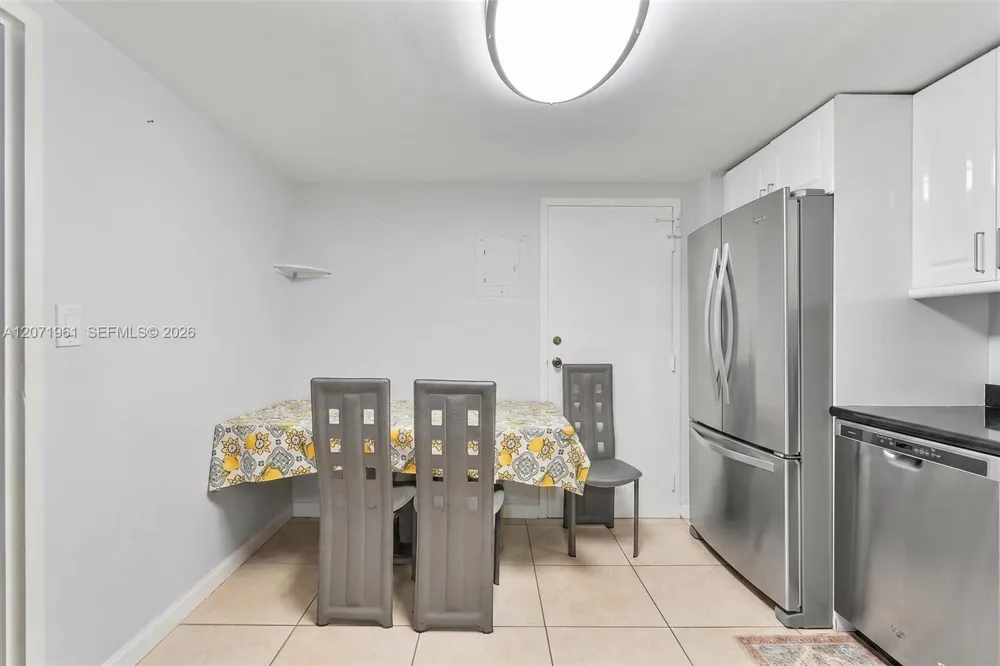 250 174th St #2211 Sunny Isles Beach, FL 33160