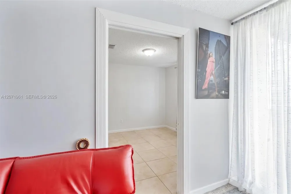 250 174th St #2211 Sunny Isles Beach, FL 33160