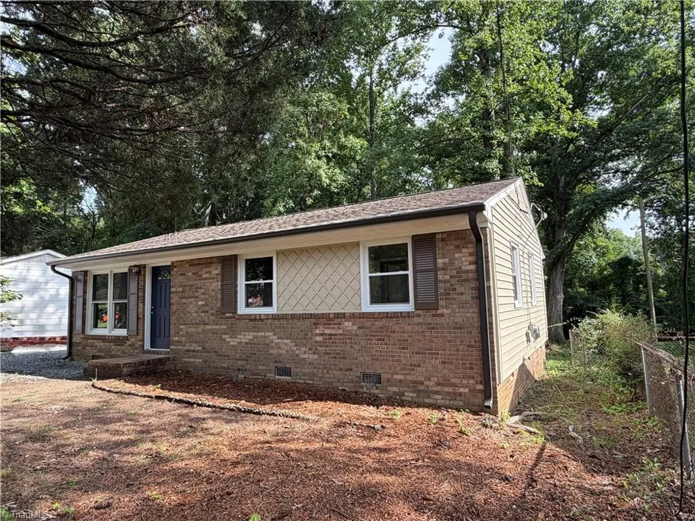 1702 Cedrow Drive High Point, NC 27260