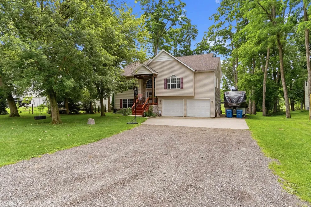 1539 W Rolston Road Linden City, MI 48451