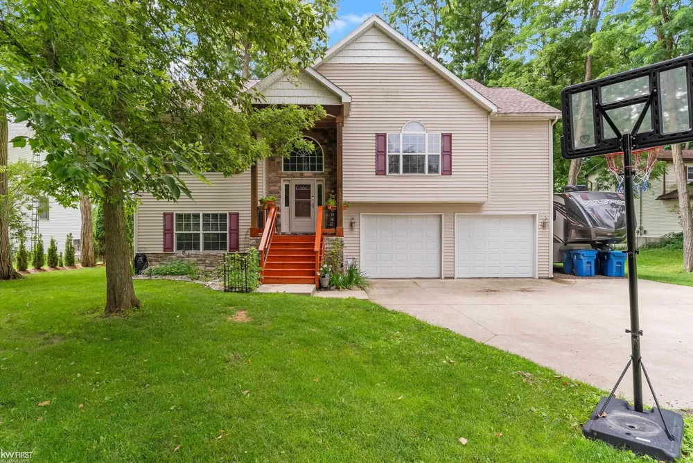 1539 W Rolston Road Linden City, MI 48451