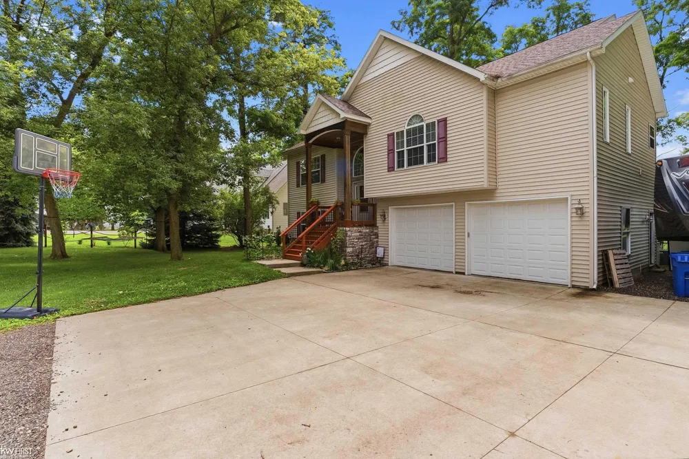 1539 W Rolston Road Linden City, MI 48451
