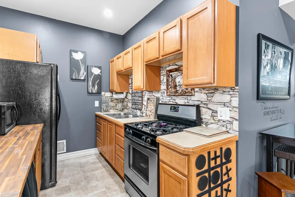 1539 W Rolston Road Linden City, MI 48451