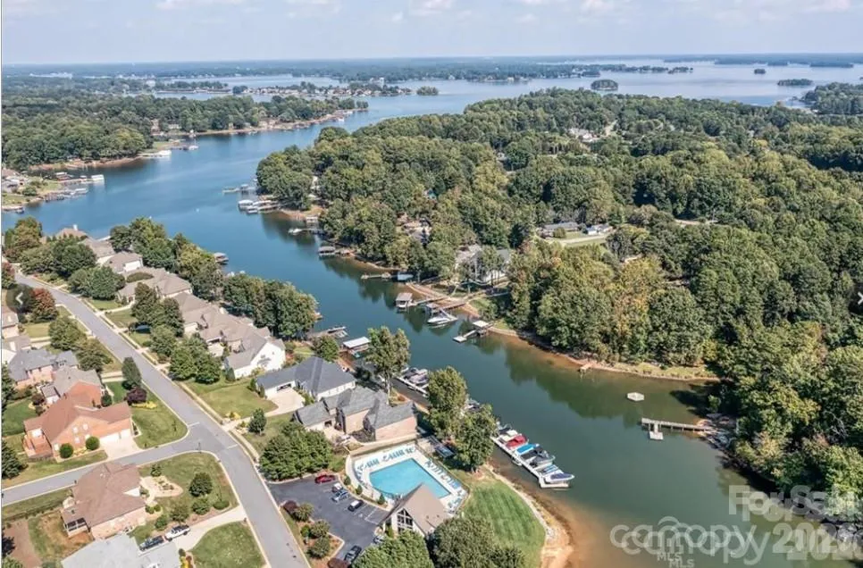 2435 Smith Cove Road Denver, NC 28037