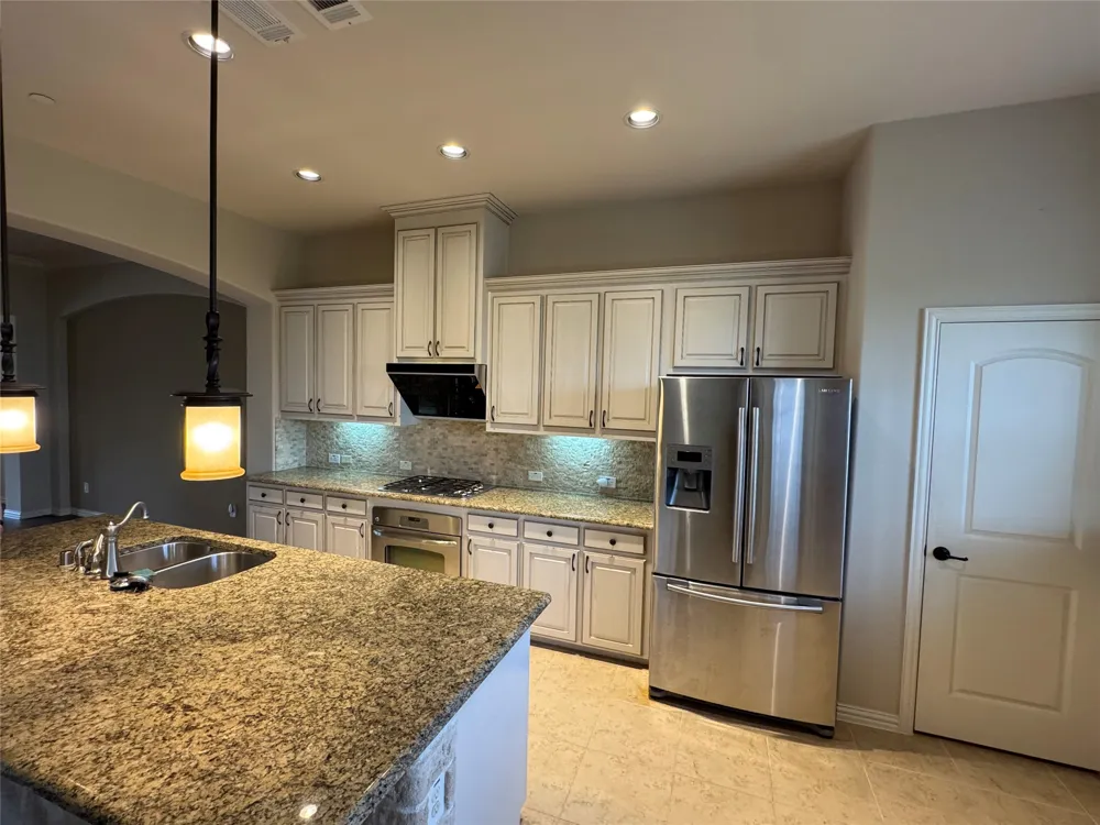 6464 Naples Drive Irving, TX 75039