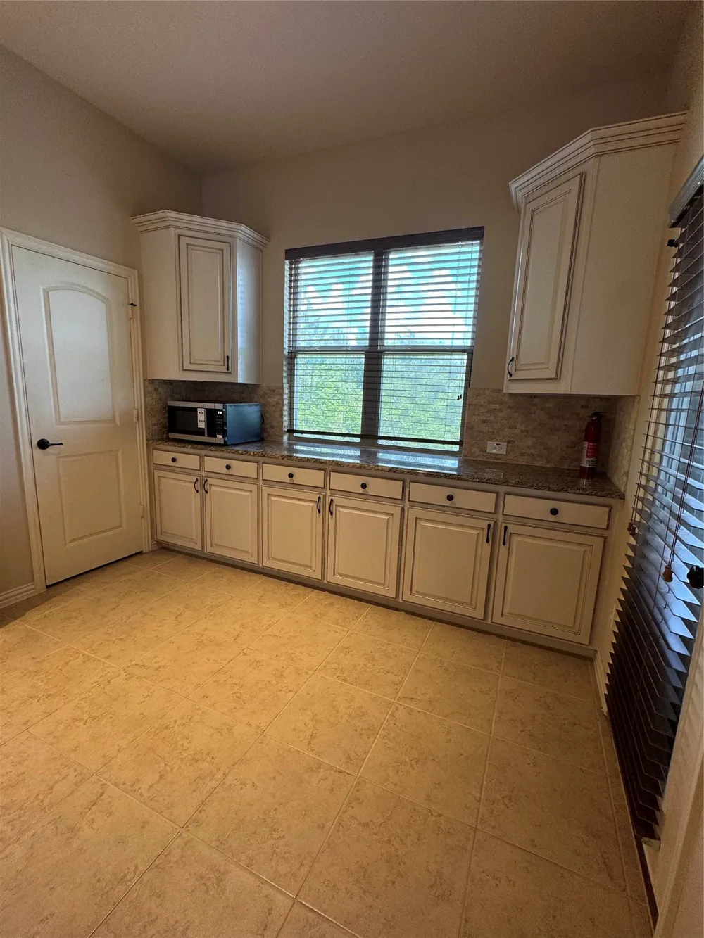 6464 Naples Drive Irving, TX 75039