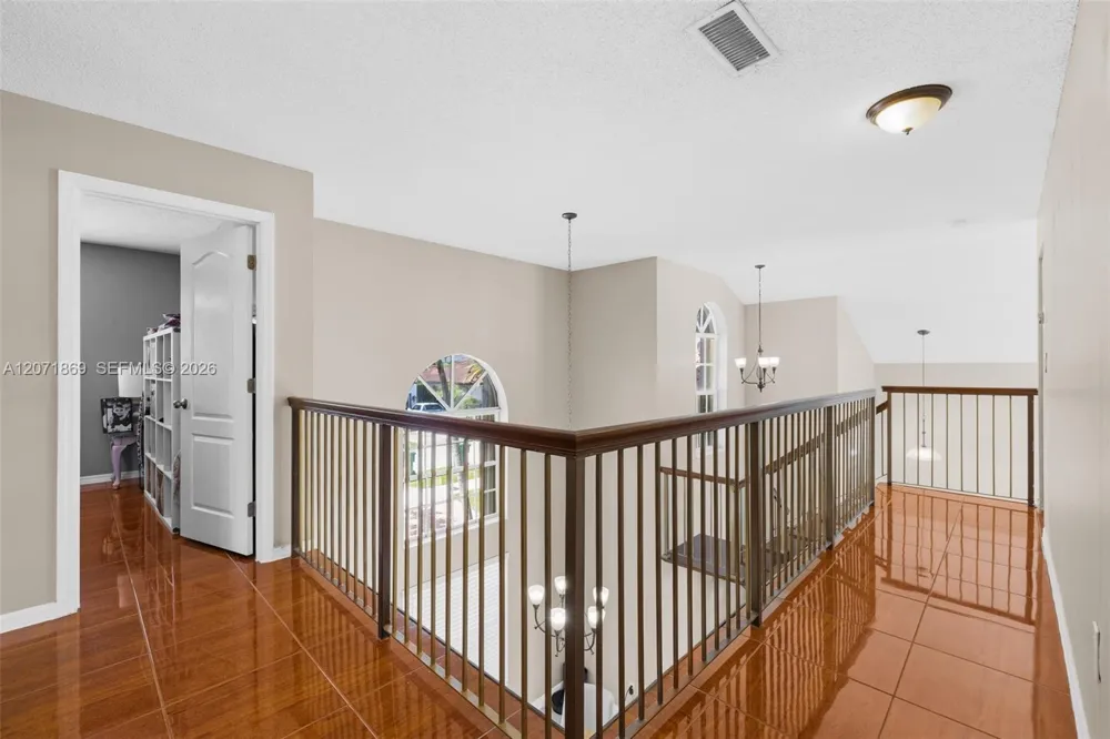 15753 SW 43rd St Miami, FL 33185