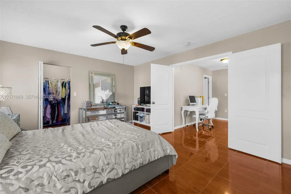 15753 SW 43rd St Miami, FL 33185