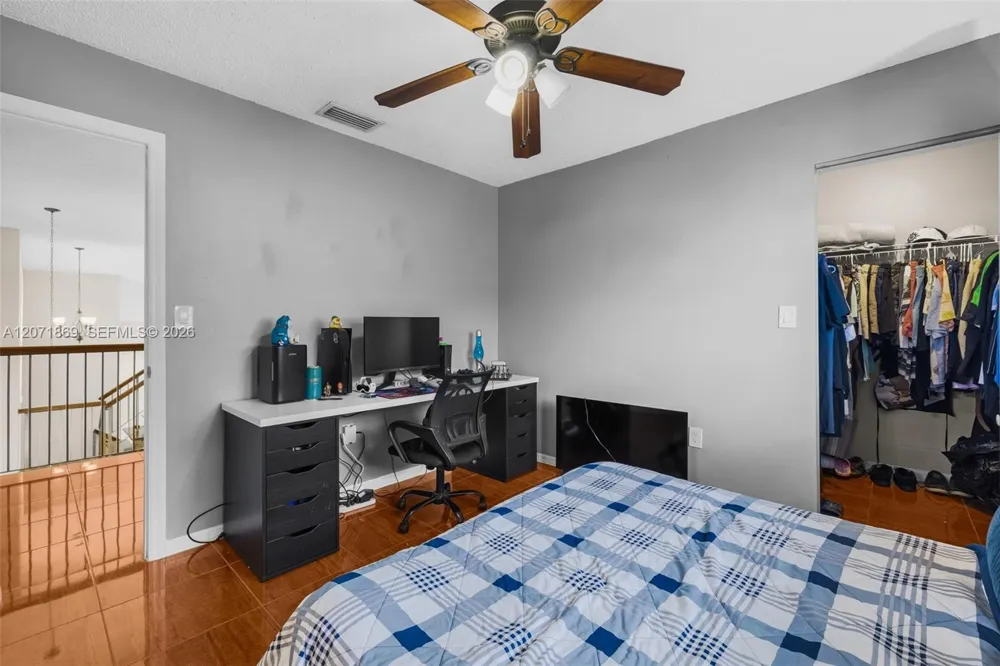 15753 SW 43rd St Miami, FL 33185
