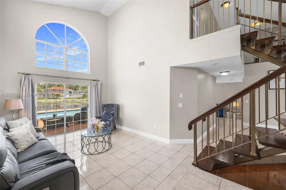 15753 SW 43rd St Miami, FL 33185