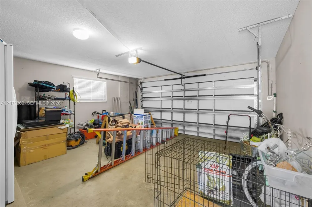 15753 SW 43rd St Miami, FL 33185