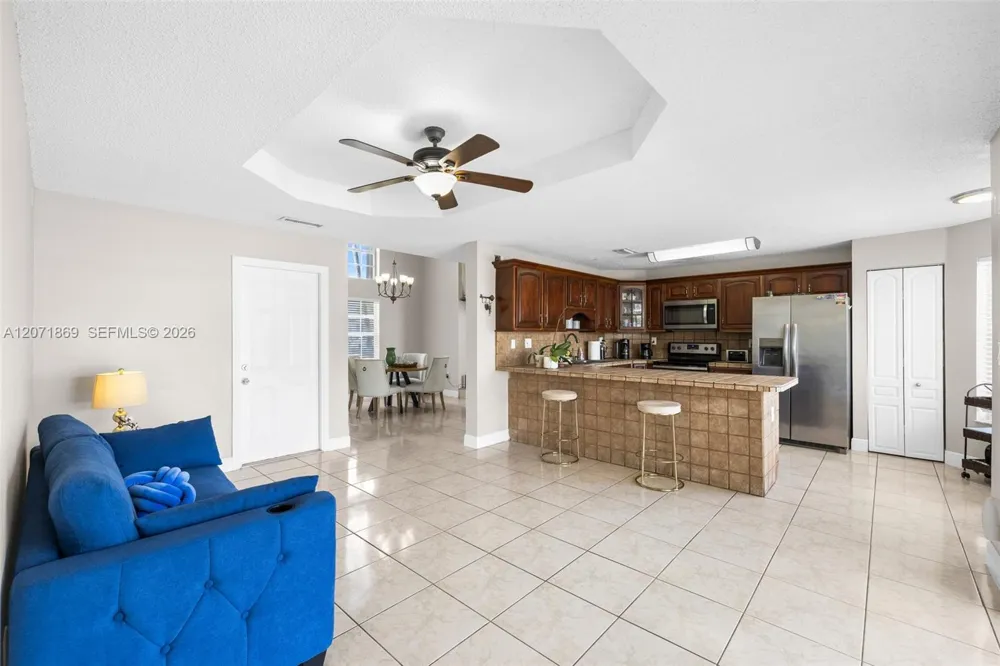 15753 SW 43rd St Miami, FL 33185