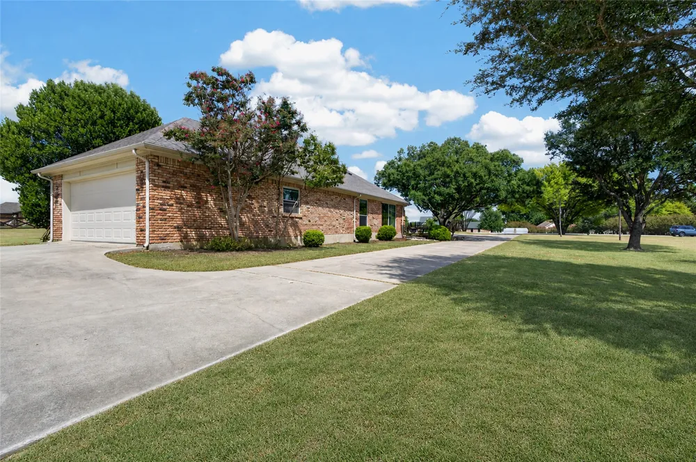 1821 Meadow Ranch Road McKinney, TX 75071