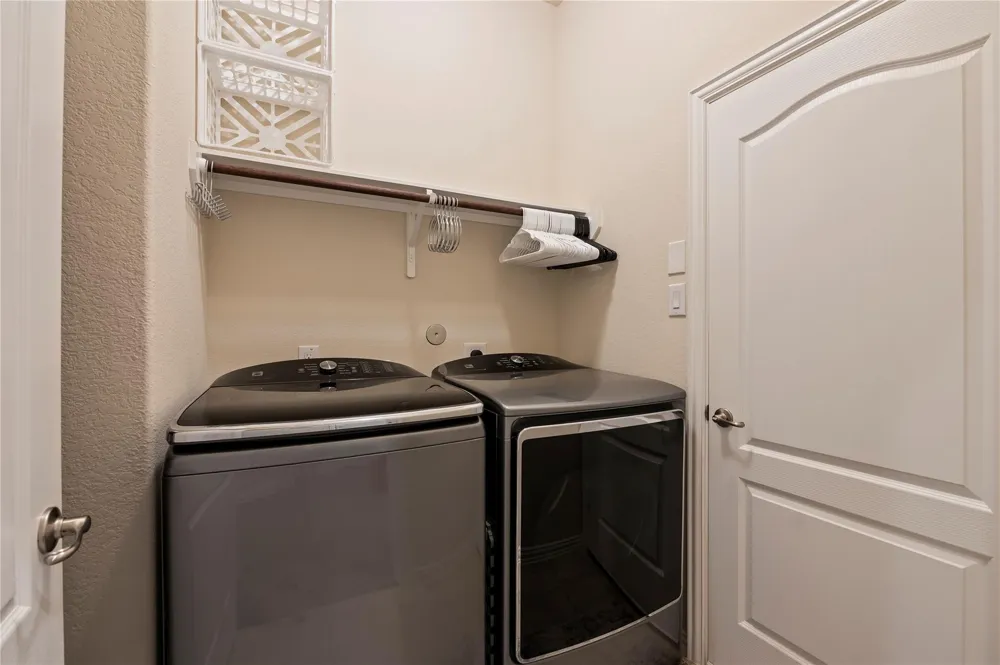 13213 Anchor Isle Court Texas City, TX 77568