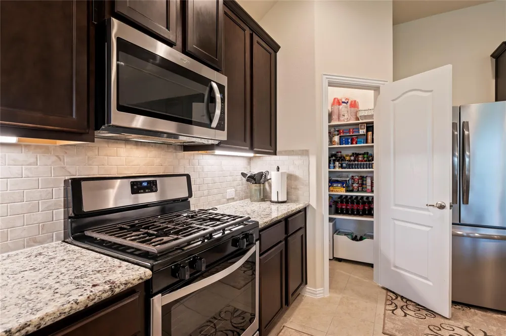 13213 Anchor Isle Court Texas City, TX 77568