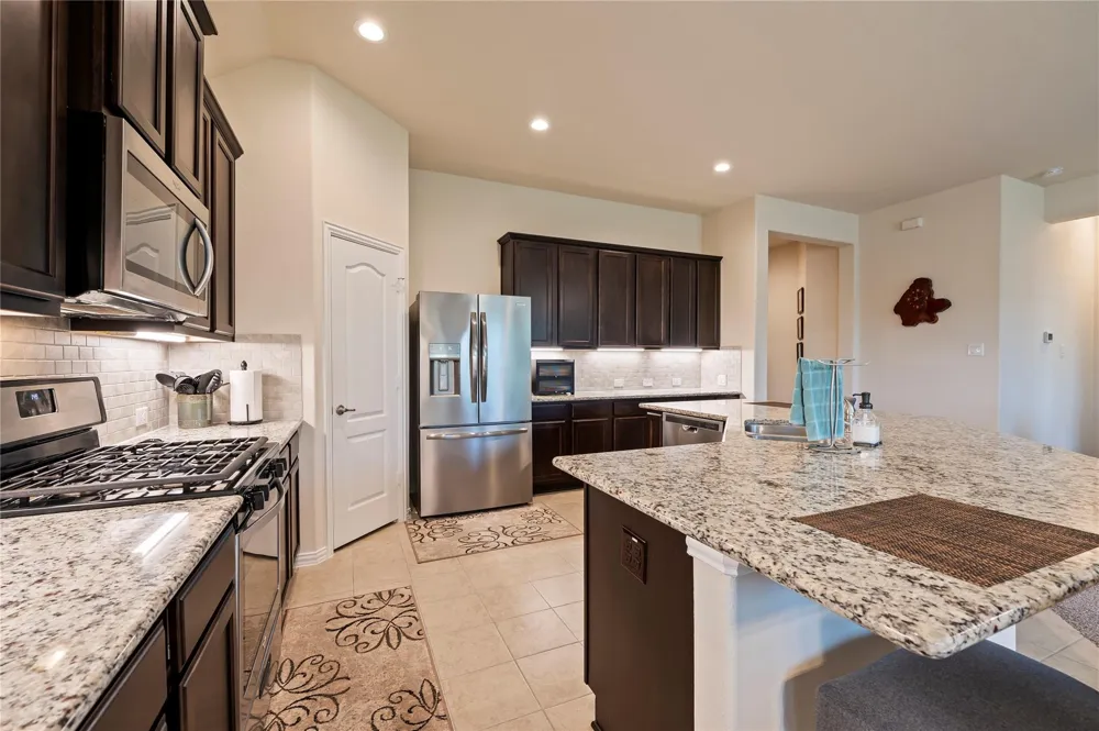 13213 Anchor Isle Court Texas City, TX 77568