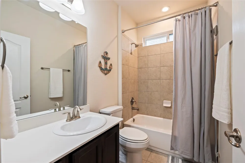 13213 Anchor Isle Court Texas City, TX 77568
