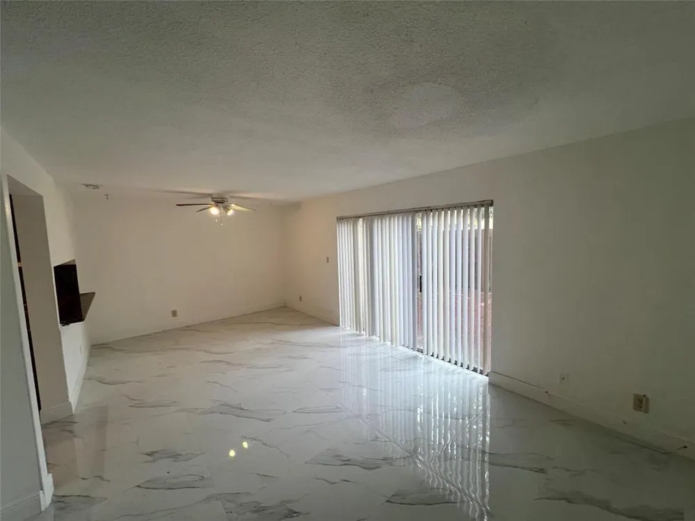 5847 BLUEBERRY COURT #85 Lauderhill, FL 33313