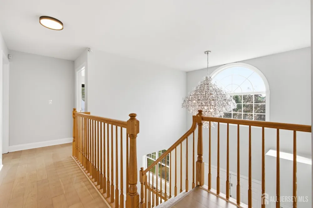 33 Melbloum Lane Edison, NJ 08837