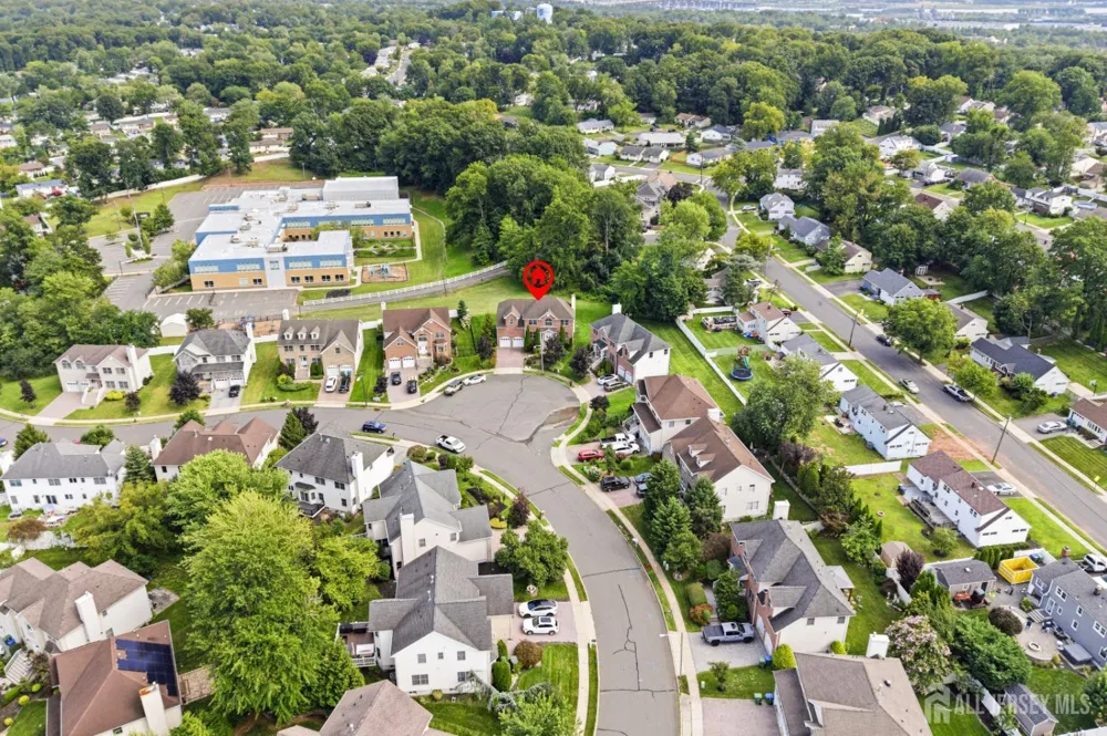 33 Melbloum Lane Edison, NJ 08837
