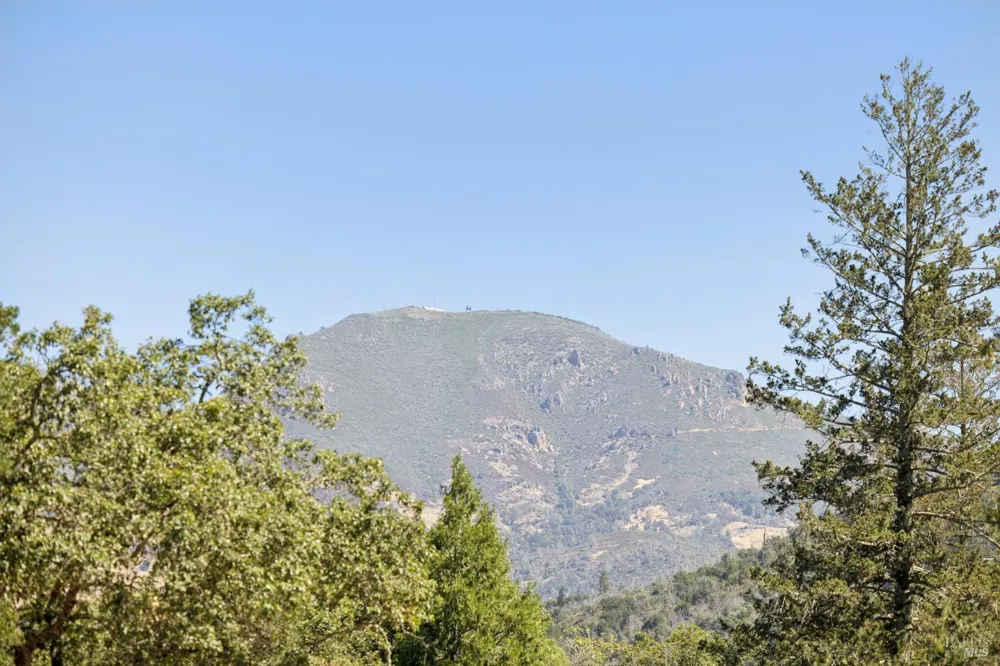 1128 Bennett Lane Calistoga, CA 94515