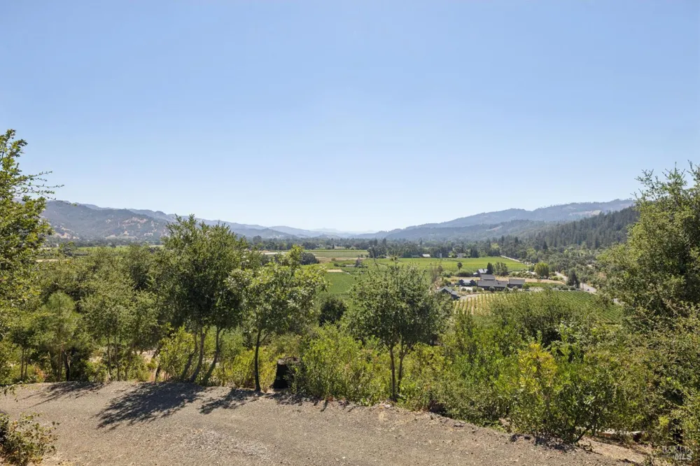1128 Bennett Lane Calistoga, CA 94515