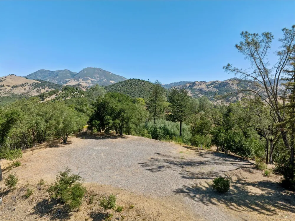 1128 Bennett Lane Calistoga, CA 94515