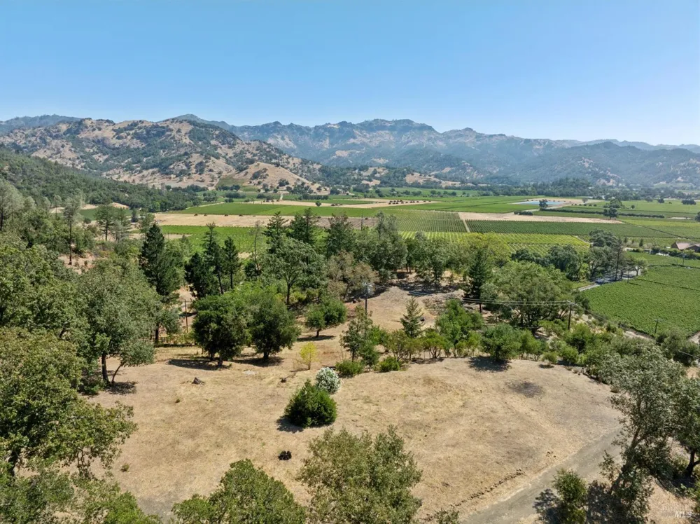 1128 Bennett Lane Calistoga, CA 94515