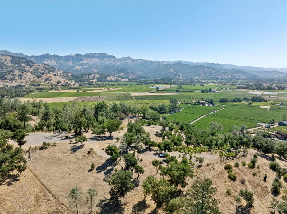 1128 Bennett Lane Calistoga, CA 94515