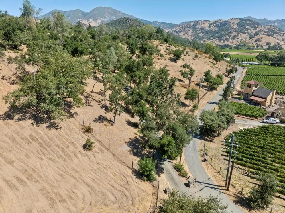 1128 Bennett Lane Calistoga, CA 94515