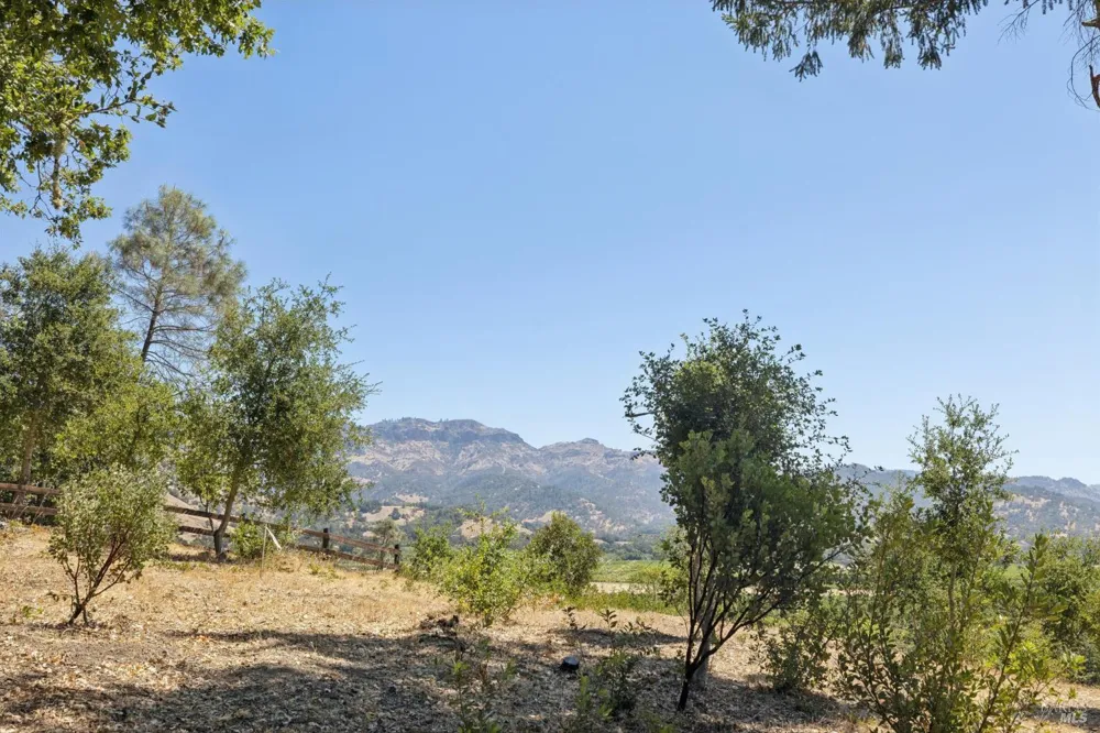 1128 Bennett Lane Calistoga, CA 94515