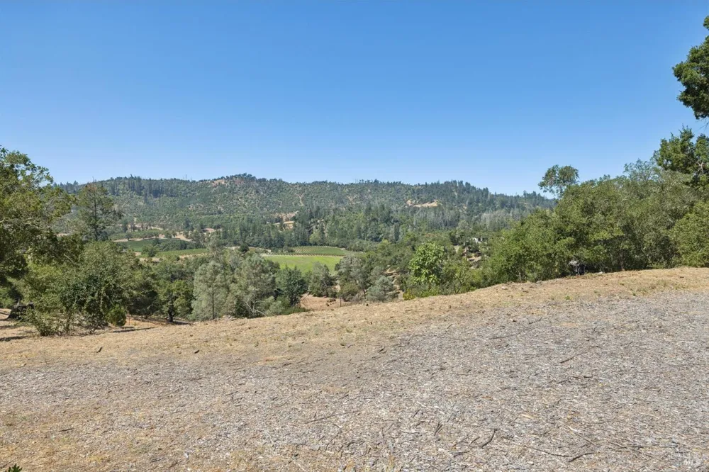 1128 Bennett Lane Calistoga, CA 94515