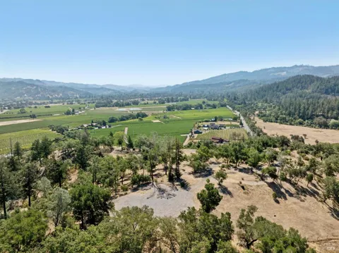1128 Bennett Lane