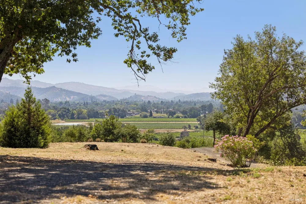 1128 Bennett Lane Calistoga, CA 94515