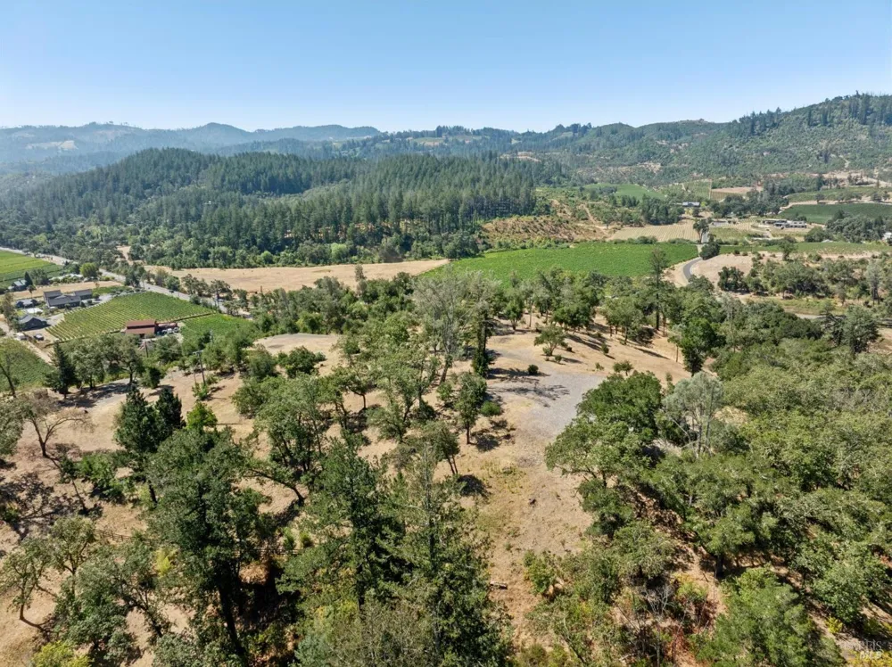 1128 Bennett Lane Calistoga, CA 94515