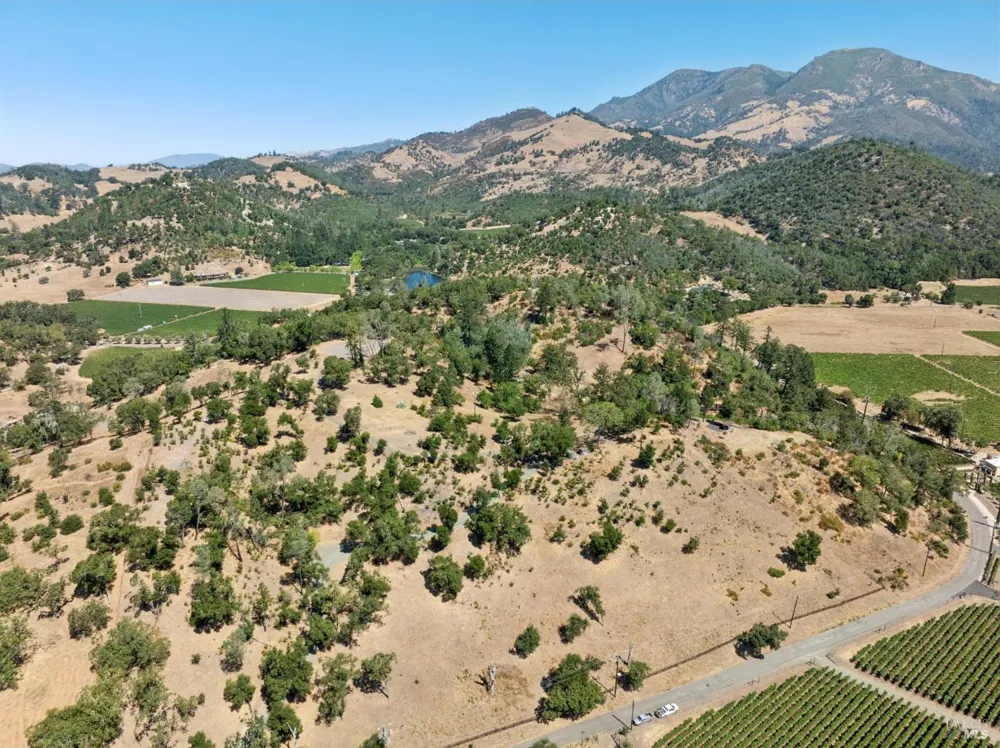 1128 Bennett Lane Calistoga, CA 94515