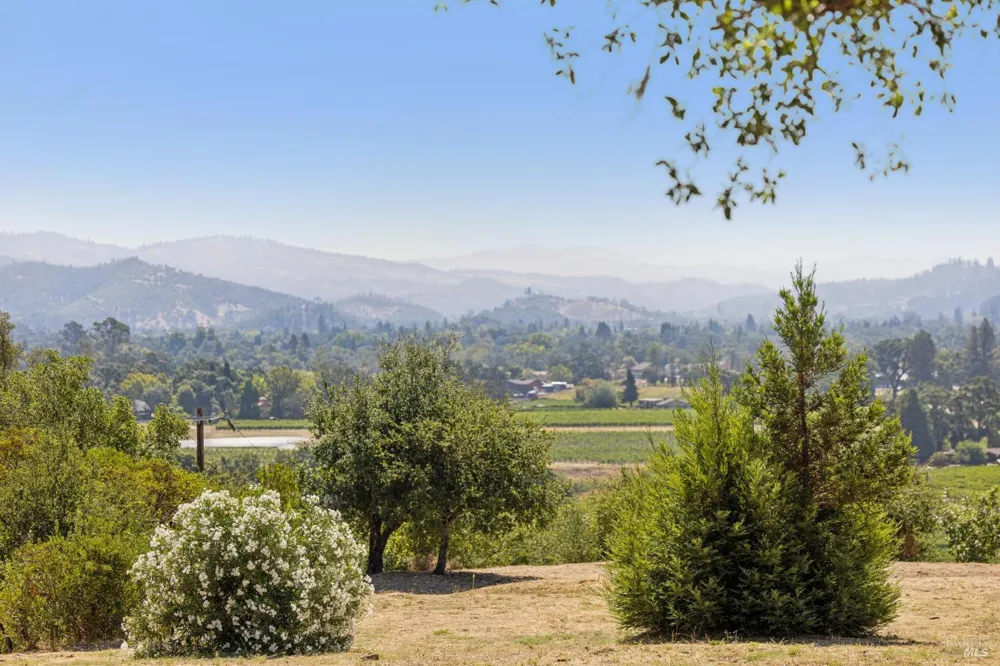 1128 Bennett Lane Calistoga, CA 94515