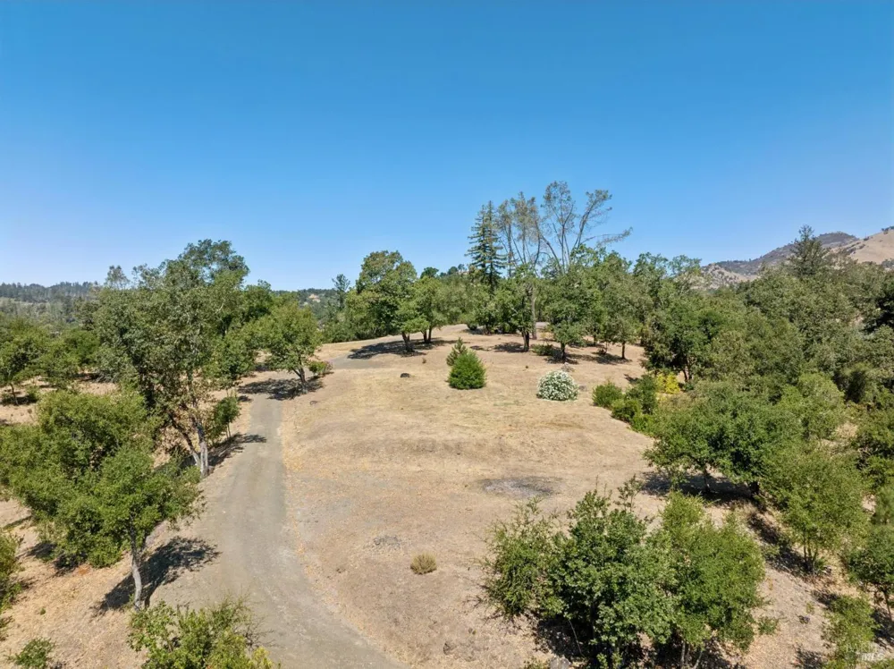 1128 Bennett Lane Calistoga, CA 94515