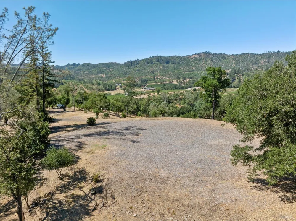 1128 Bennett Lane Calistoga, CA 94515