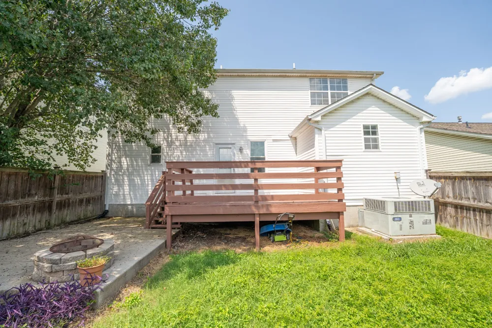 104 Edgehill Ln Hendersonville, TN 37075